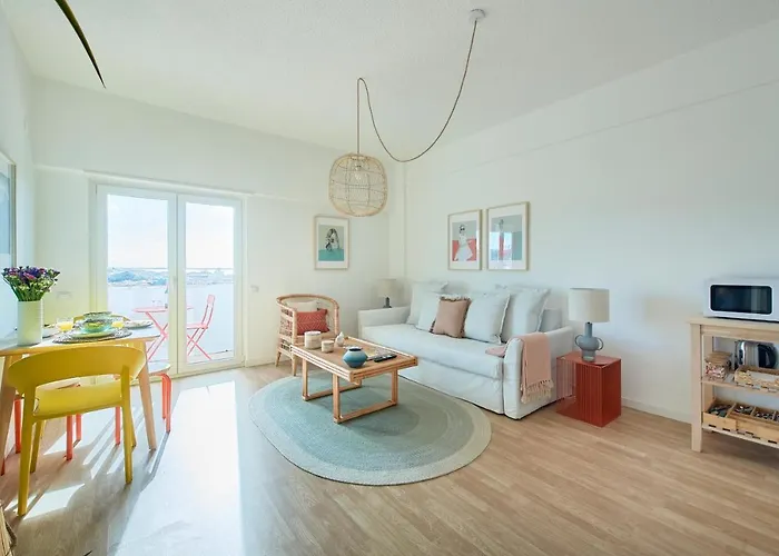 Lägenhet Seaview & Sunset Balcony Charm, By Timecooler