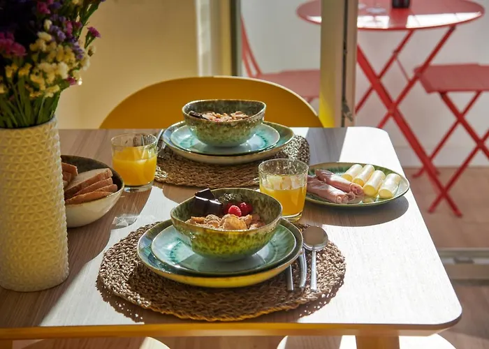 Seaview & Sunset Balcony Charm, By Timecooler Lägenhet Setúbal